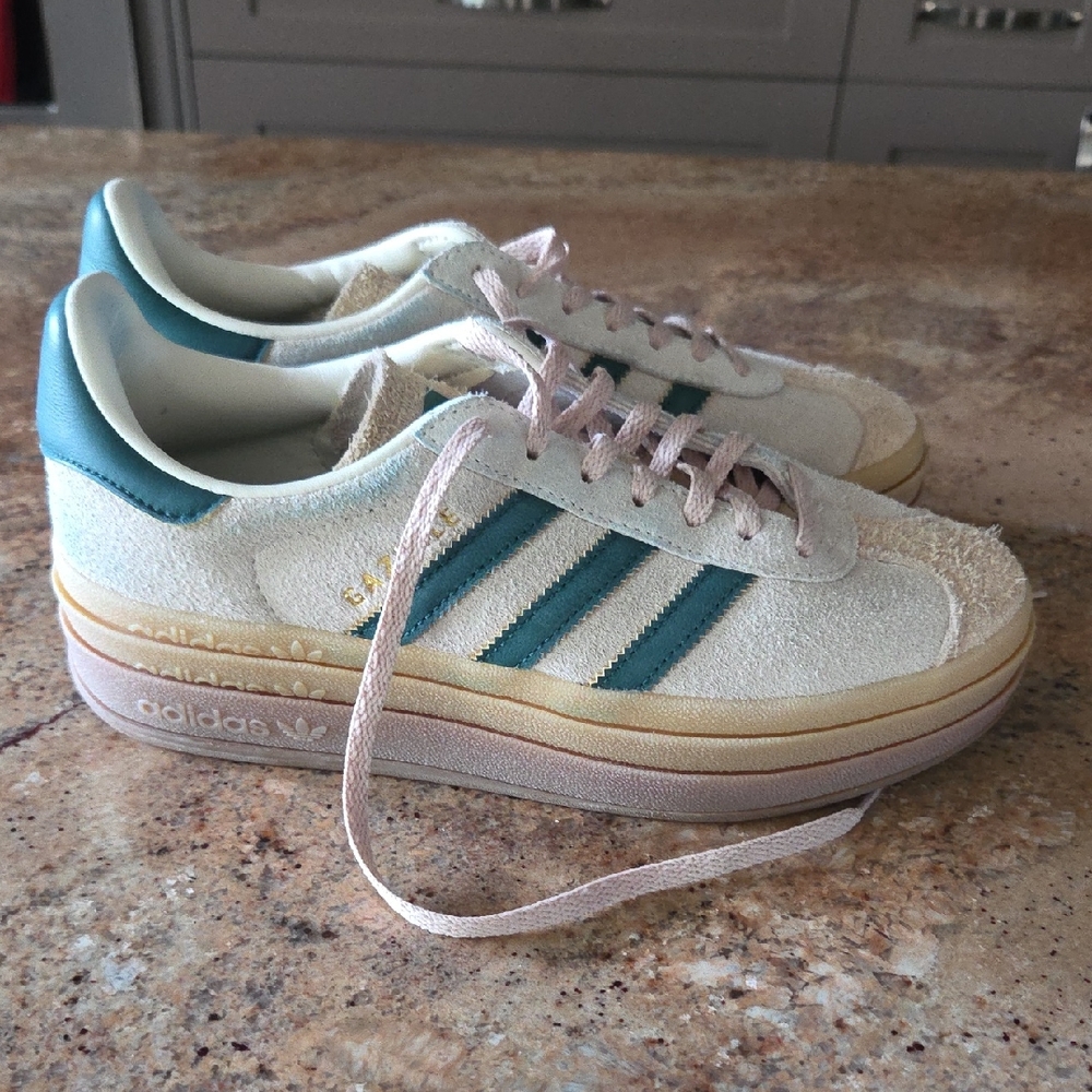Adidas Women's Cream and Blue Sneakers